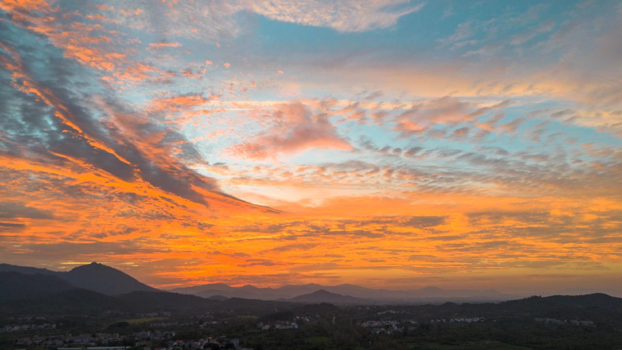 晚霞就是天空的诗 早霞映红了半边天 山乡晨曦迎朝霞几度夕阳红晚霞映天空