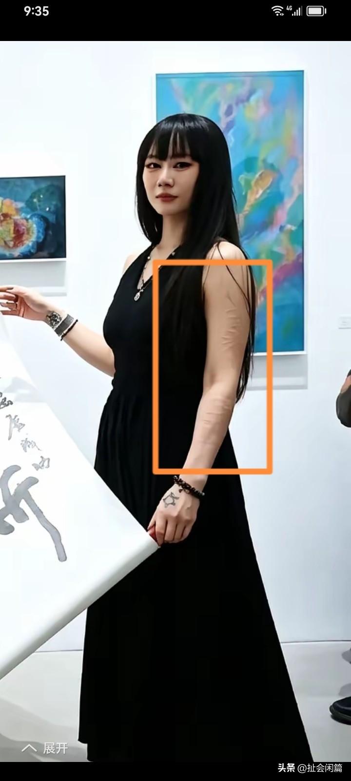 大家都在议论姜昆送给高源母女的书法有多么好，人脉有多么强，可是我只看见了那些刺眼