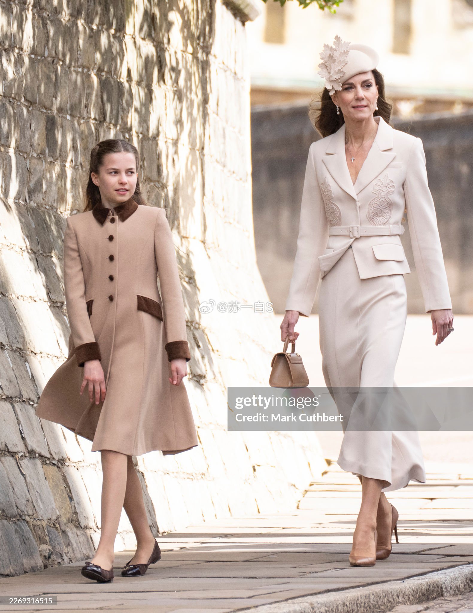 今年的Easter Sunday｜王室一行人被拍到抵达温莎城堡圣乔治教堂⛪️图二