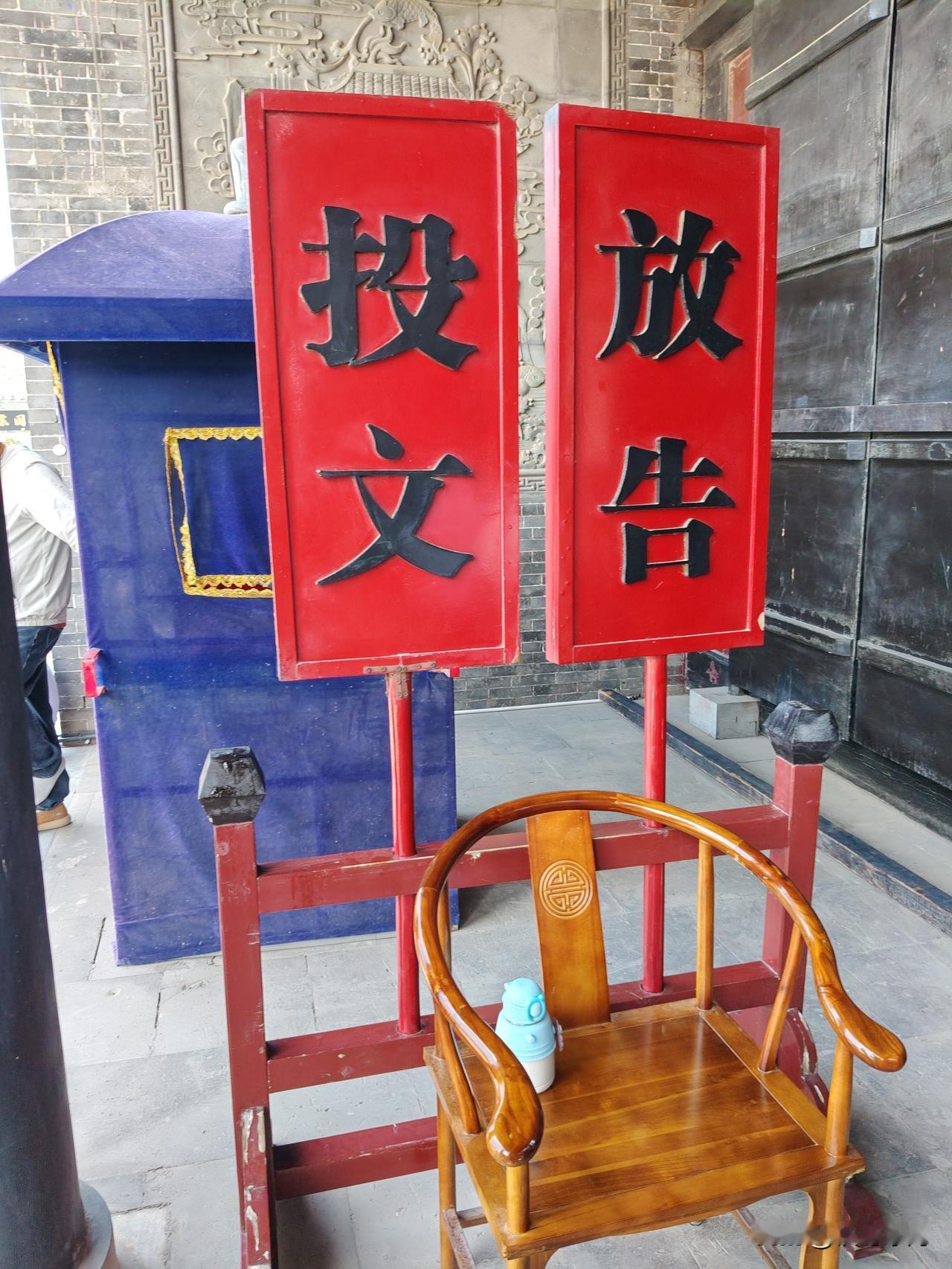 虽然下雨会影响出行，但我还是希望下雨，下大雨那种，让不上班的人好好在家休息，不去