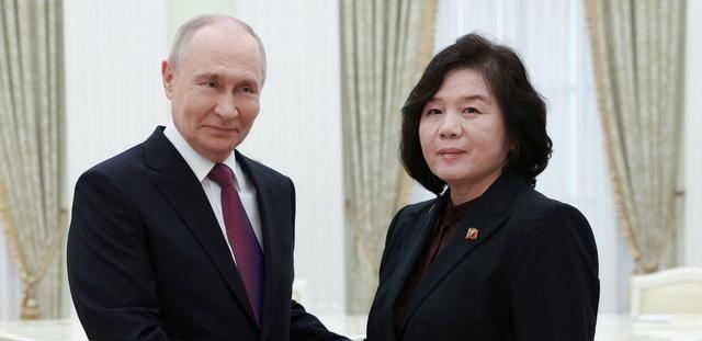足足一万五千名战士奔赴前线，到头来七千多人出现伤亡，折损比例直接逼近一半。外界都