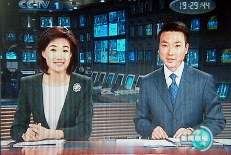 2006年6月5日，康辉、李梓萌首次亮相《新闻联播》 ​​​
