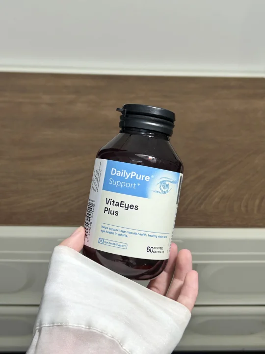 建议所有牛马打工人人手一瓶