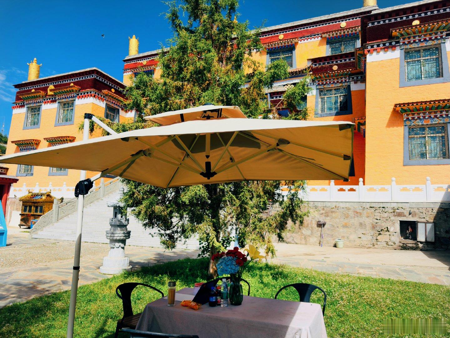 ང་ཚོ་བྲེལ་འཚུབ་ཀྱིས་ཕྱི་རོལ་གྱི་འཇིག་རྟེ