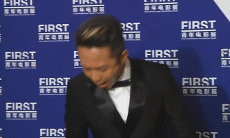 邓超工体开唱要说最能演能唱能跳还人缘好的明星，我觉得必须得给邓超投一票，就佩服他