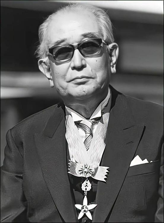 [太阳]不止《七武士》封神！撕掉电影天皇标签，黑泽明双面人生：既是日本文化名片，