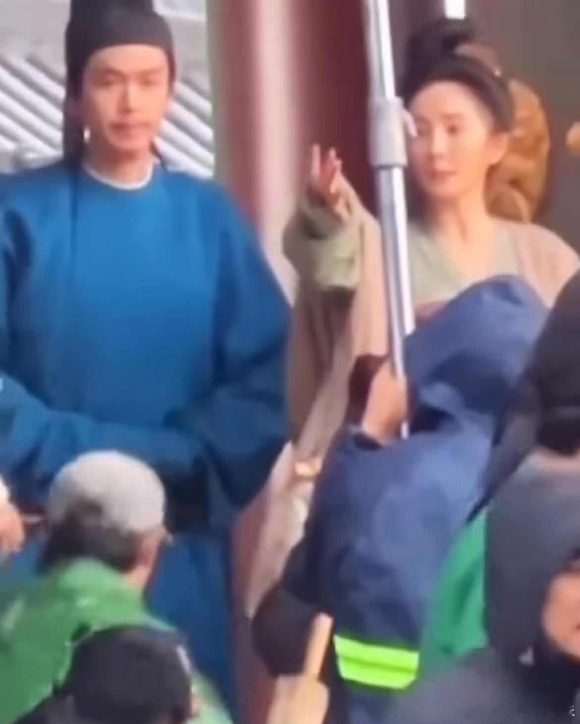 长安的荔枝杨幂造型比这两个好，P2复原很好，但不适合演戏，P3头发梳的蓬松，有点