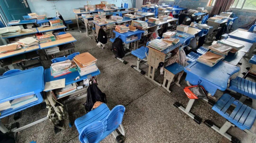 中小学新生分班真是随机摇号？你还在找关系？蛇形分班让每个班平均分一模一样。
 