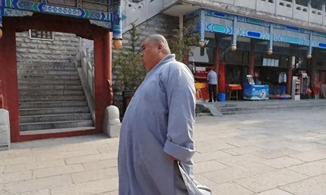 和尚每天都坚持素食，为何却普遍肥头大耳？看看他们日常的饮食习惯你就明白了！
公元