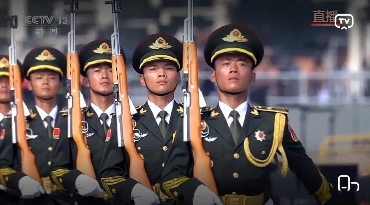 九三盛大阅兵看阅兵，你不用研究任何，因为随手截图，任何一帧都会让你惊艳！！[心]