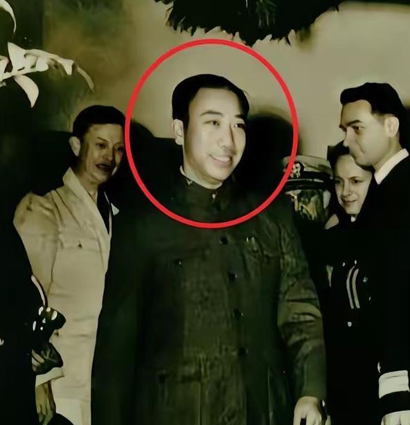 这张“大驴脸”是他的特色！这是个当年连孩子都能吓哭的角色，他对中国抗日战争是立下