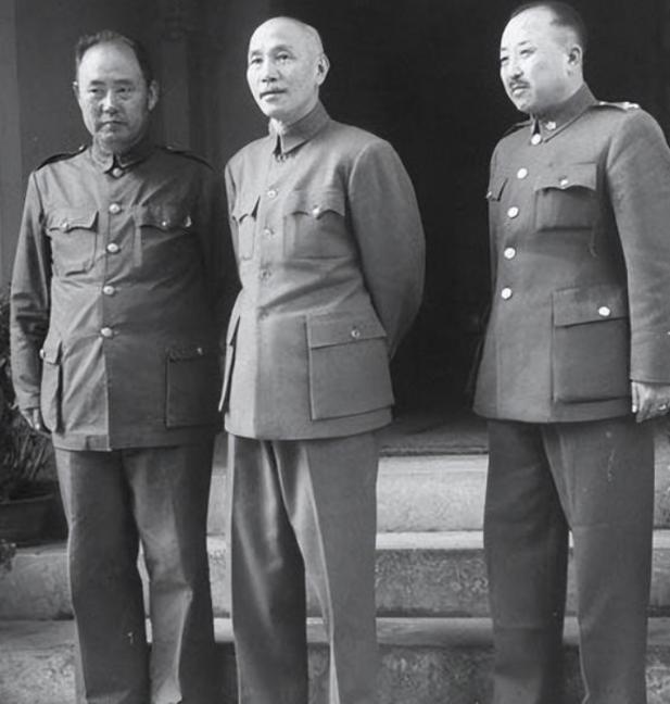 1949年，卫立煌被软禁在南京，黄埔军校校长关麟征去探望，却被门口宪兵拦住。关麟