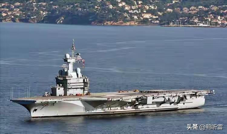 法国大国担当？他们由戴高乐航母组成的11艘战舰“天团”抵达地中海，消息人士称这次