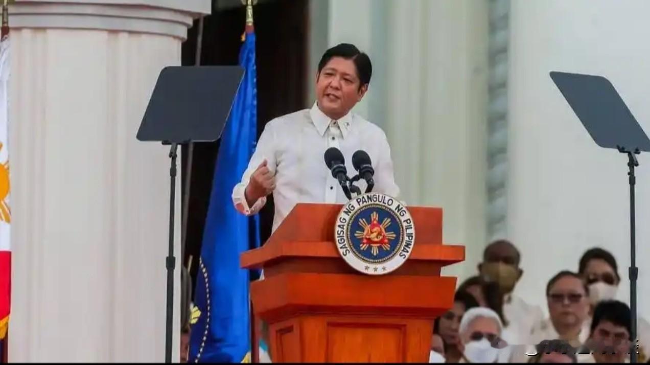 马科斯连夜递“生死状”，美航母真成废铁？  

菲律宾刚接过东盟轮值主席国话筒，