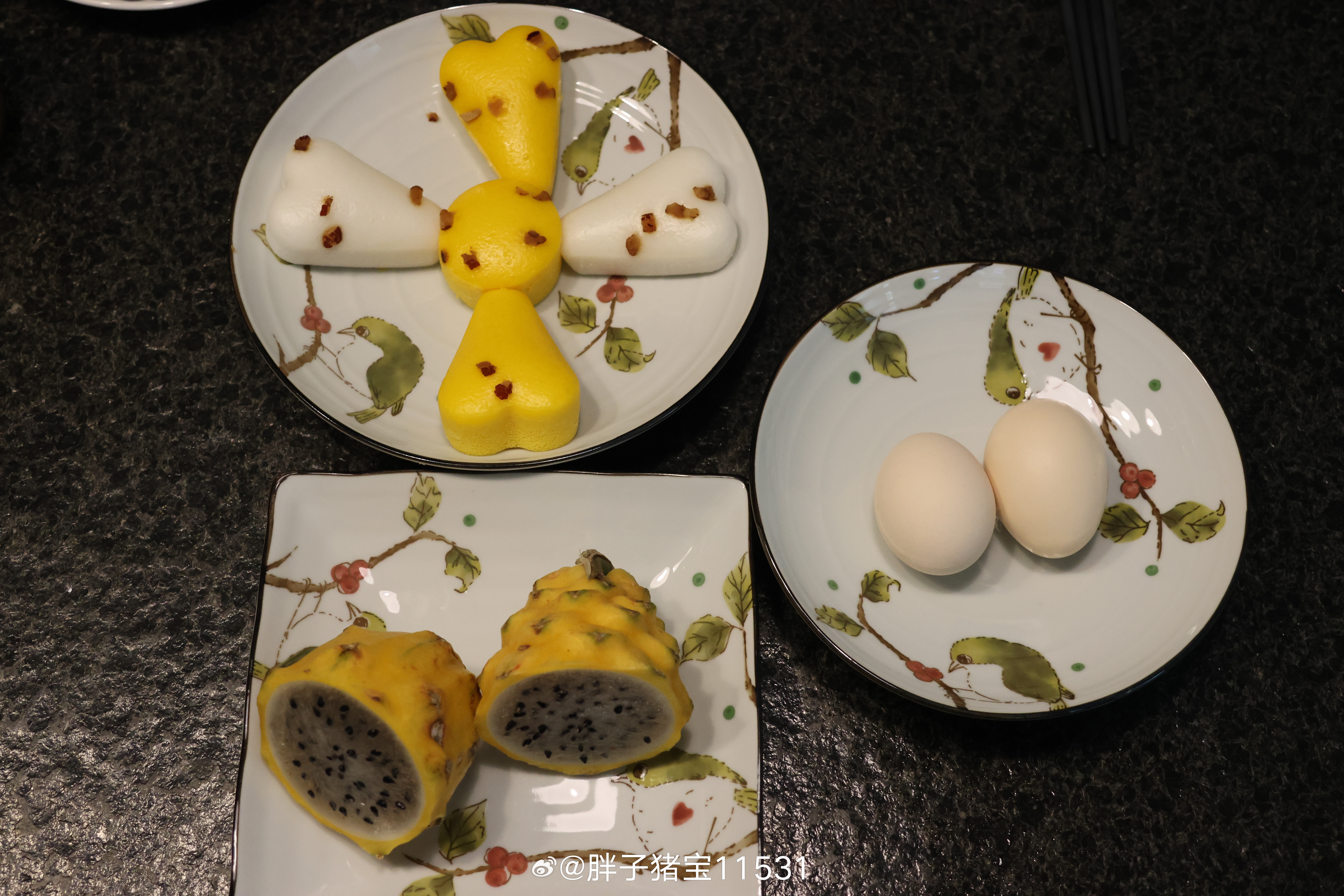 今天早餐昨晚睡的早，9点多就睡了一觉睡到早晨6点半，解乏不到7点老公就催我赶紧洗