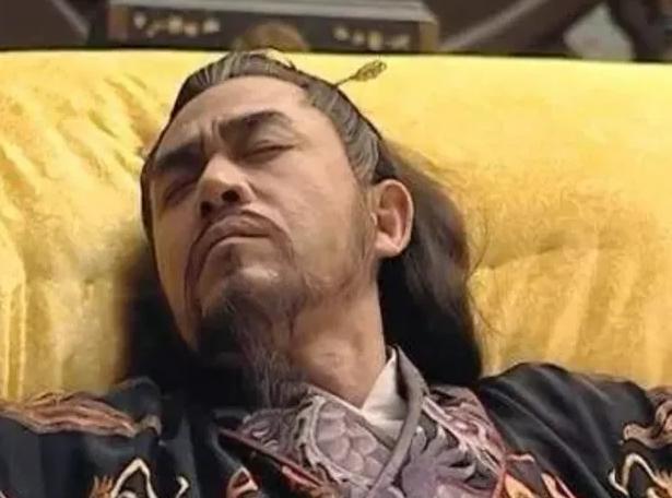 1542年，35岁嘉靖服下“仙丹”后浑身燥热，急忙临幸最宠爱的端妃。一番云雨后，