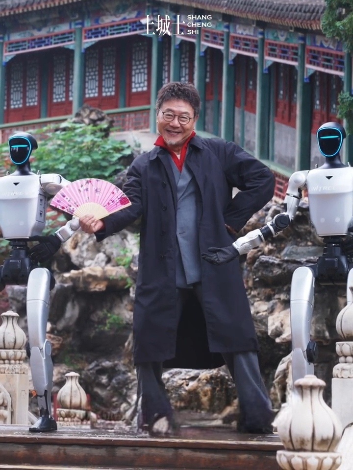 范伟还是太潮了以前对范伟的印象还停留在喜剧小品里，结果人家现在直接和AI搭伙逛北