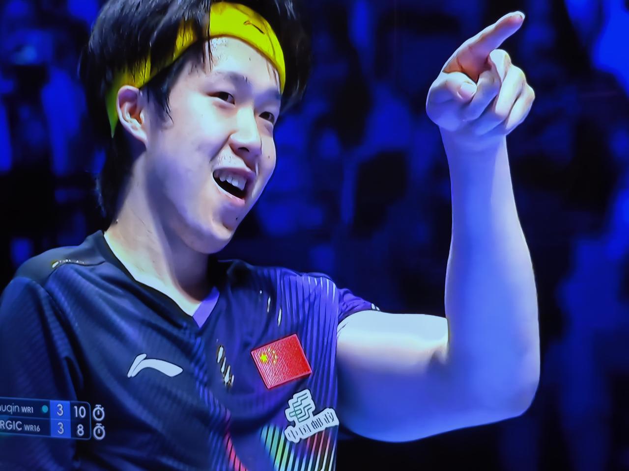 王楚钦真是大心脏！4:3战胜达科，挺进四强。本场比赛太不容易了，粉丝们手心出汗了