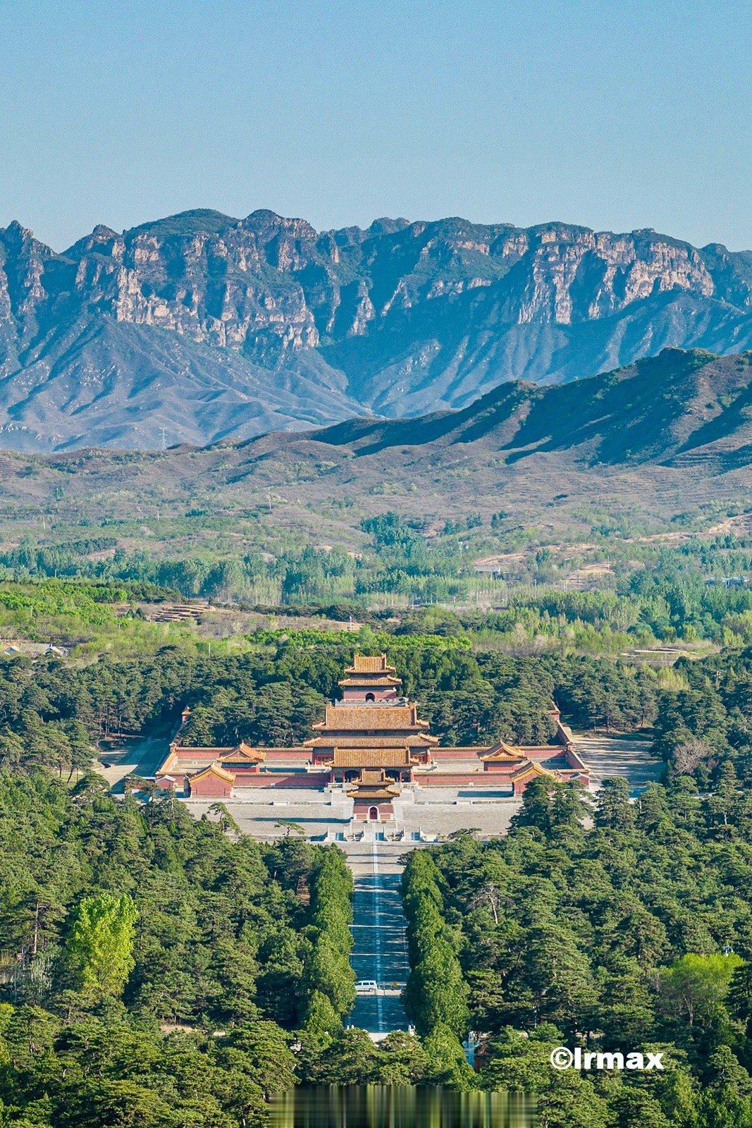 长焦视角下的清西陵：1.昌陵及其靠山永宁山 2.崇陵 3.泰陵和泰东陵 4.昌陵