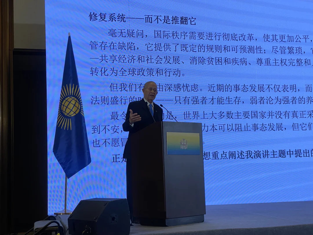 牙买加前总理布鲁斯·戈尔丁：中国正在各方