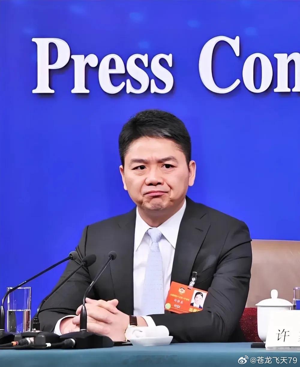 刘强东表达了这样的看法：“我有能力将京东的快递服务外包给第三方公司，这样一年下来