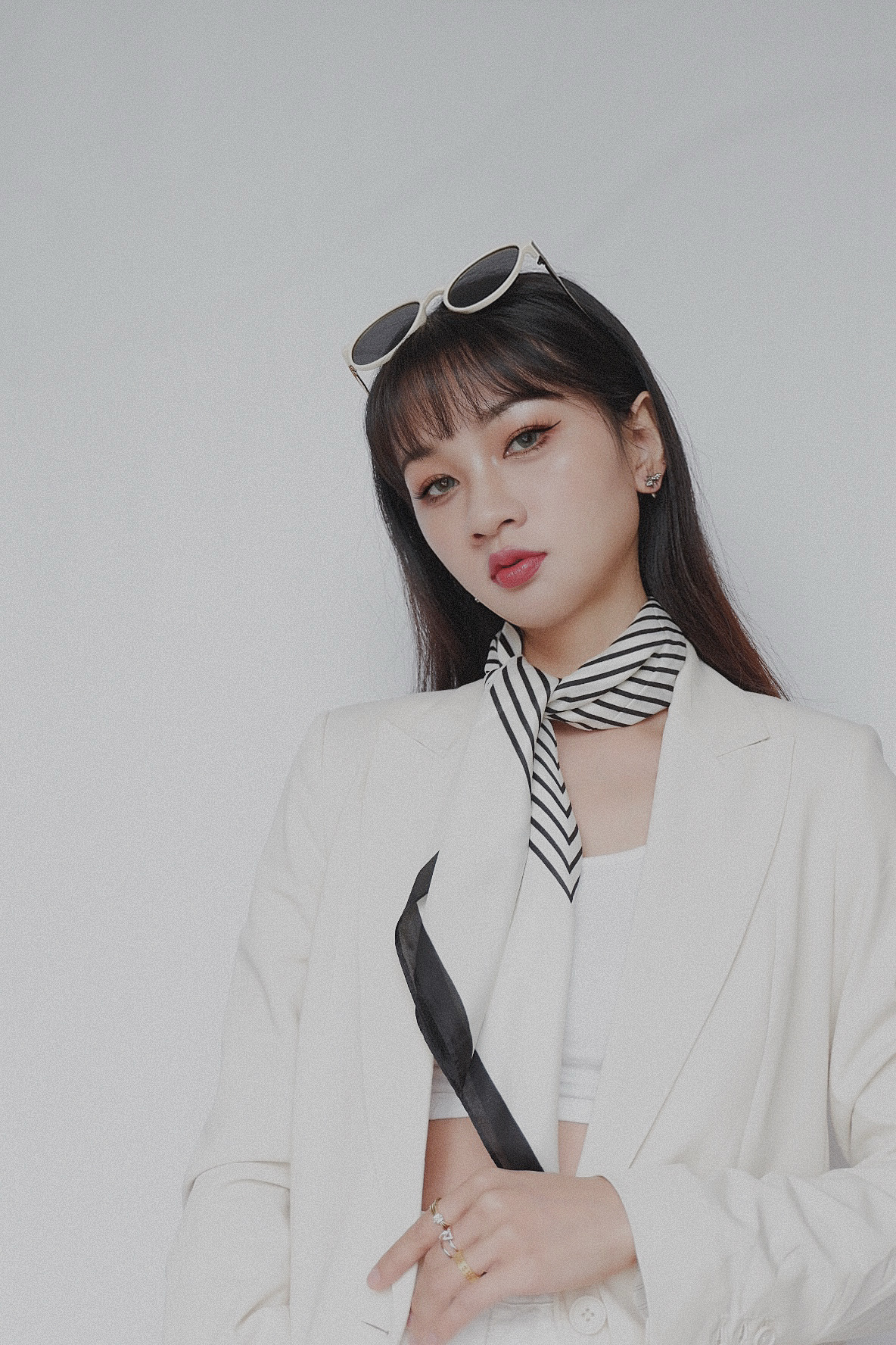 松弛柔软🤍是想象中职场的样子正式场合里穿得最多的就是白色西装套装干净 整洁 从