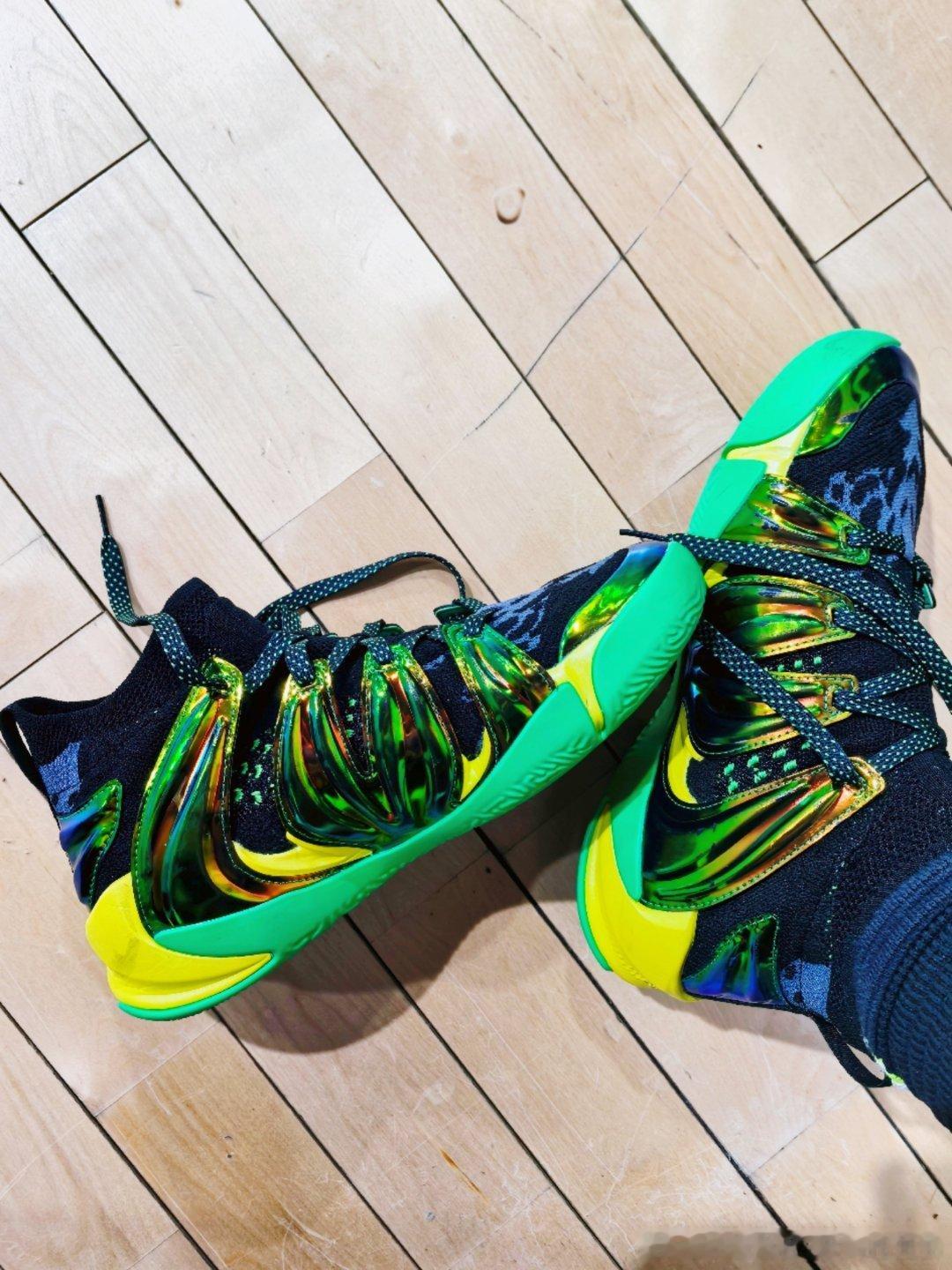 快两年了，论颜值它还是第一名sneaker篮球鞋eqlzeqlz360