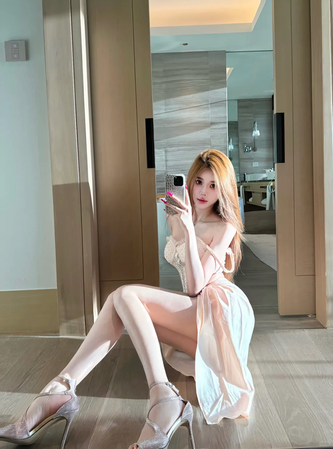曼谷嘉佩乐白孔雀bar
