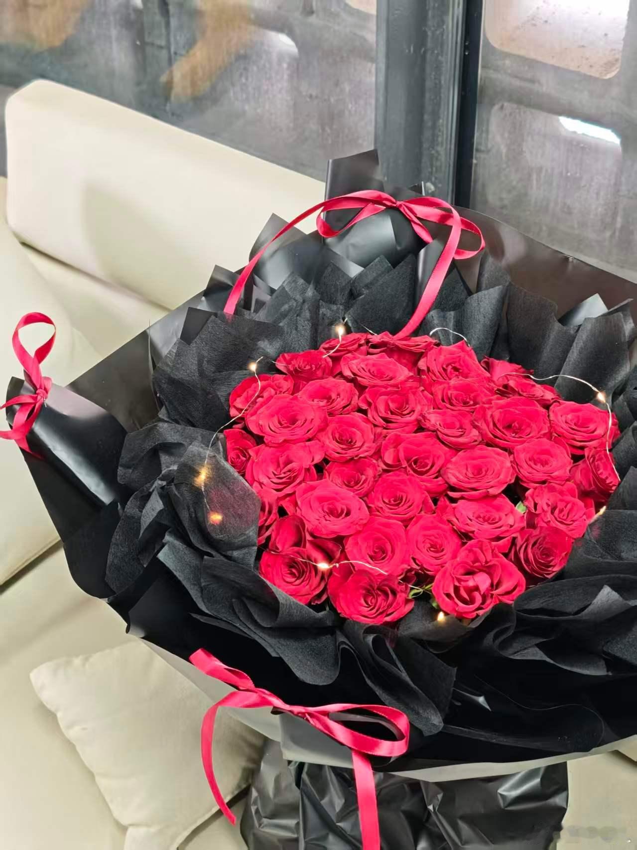 你们今天收到老婆送的花了吗 