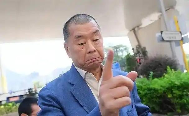 打错算盘了！英国首相把释放乱港分子黎智英作为访华的条件，在昨日被“啪啪”打脸，黎