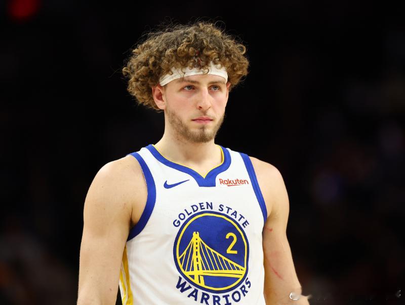 明天凌晨4：30，勇士客场挑战猛龙。根据球队伤病报告显示，波杰姆斯基（腹部）大概