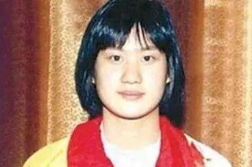 夺32枚金牌被开除国家队，名字曾作年号，在地摊卖菜令人惋惜？

主要信源：（中国