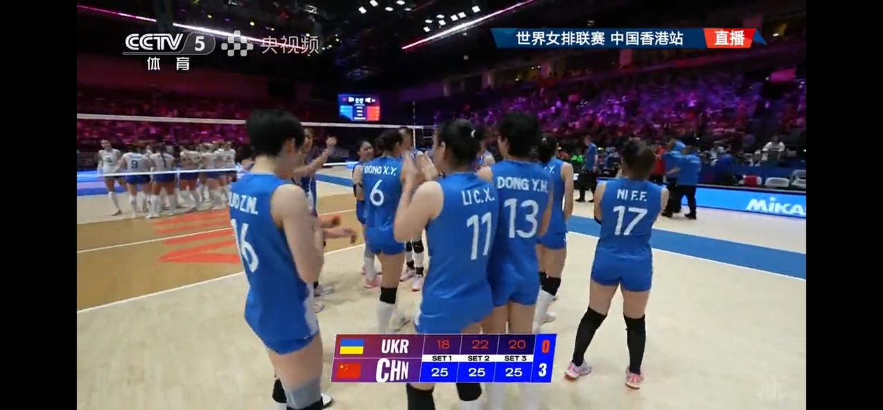 世界女排联赛香港站今天继续进行，在今晚结束的一场比赛中，中国女排3：0（25：1