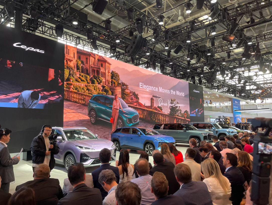 2026北京车展 奇瑞展台，展示了31项前沿科技展品，全域AI技术成果也落地了。