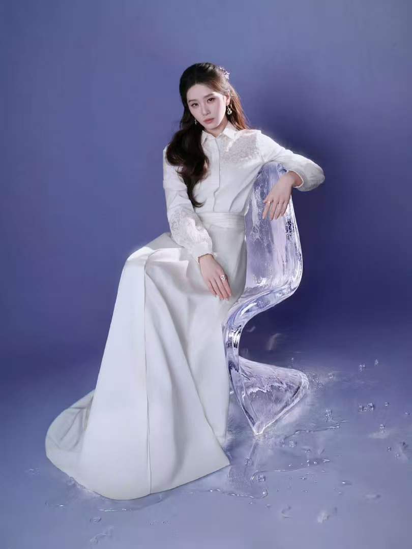 刘诗诗蓝色美甲刘诗诗龙葵美甲刘诗诗龙葵美甲 是蓝色的美甲~好漂亮 