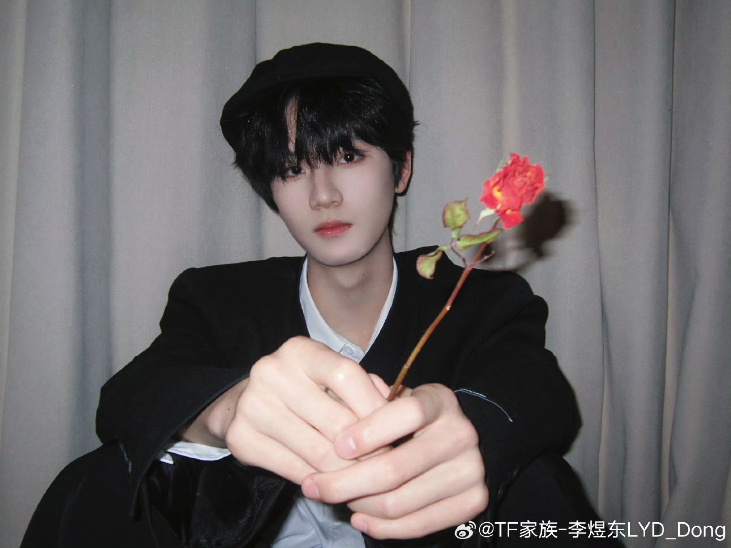 李煜东晒14岁的自己李煜东晒14岁的照片  哇哇哇，上次是视频，这次是照片~李煜