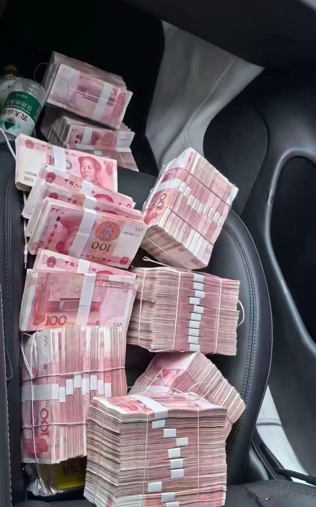 有50万，不能让你大富大贵。但…

遇到不喜欢的工作，可以甩手不干。
看不惯的人
