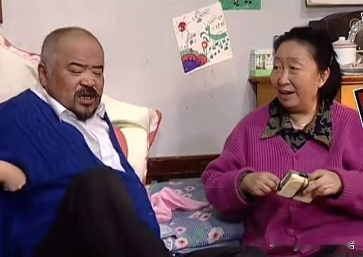 《东北一家人》牛大妈竟然比牛大爷大20岁，在大荧幕里真的看不出来，不是李琦长得老