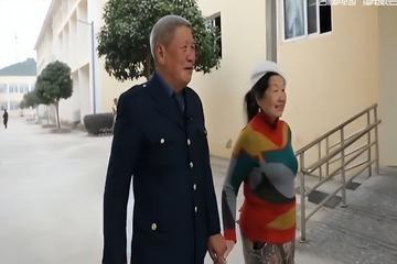 68岁阿姨不顾家人反对，执意寻找50年前的初恋。谁知，找到时发现，对方为了她竟然