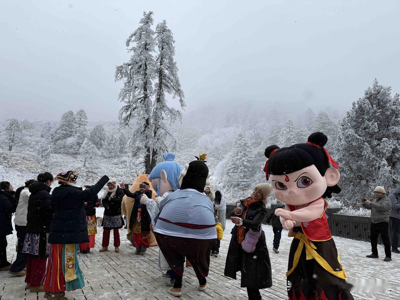 问题是宇宙到底发生了大爆炸吗？我们怎么会知道宇宙几百亿年前爆炸。
我觉得宇宙是一