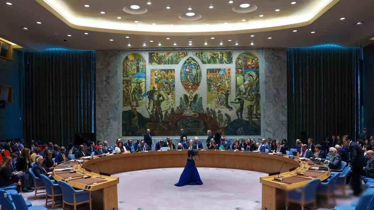 最近联合国总部出了件大事，六月底在纽约开的《联合国宪章》纪念大会上了份榜单，全场