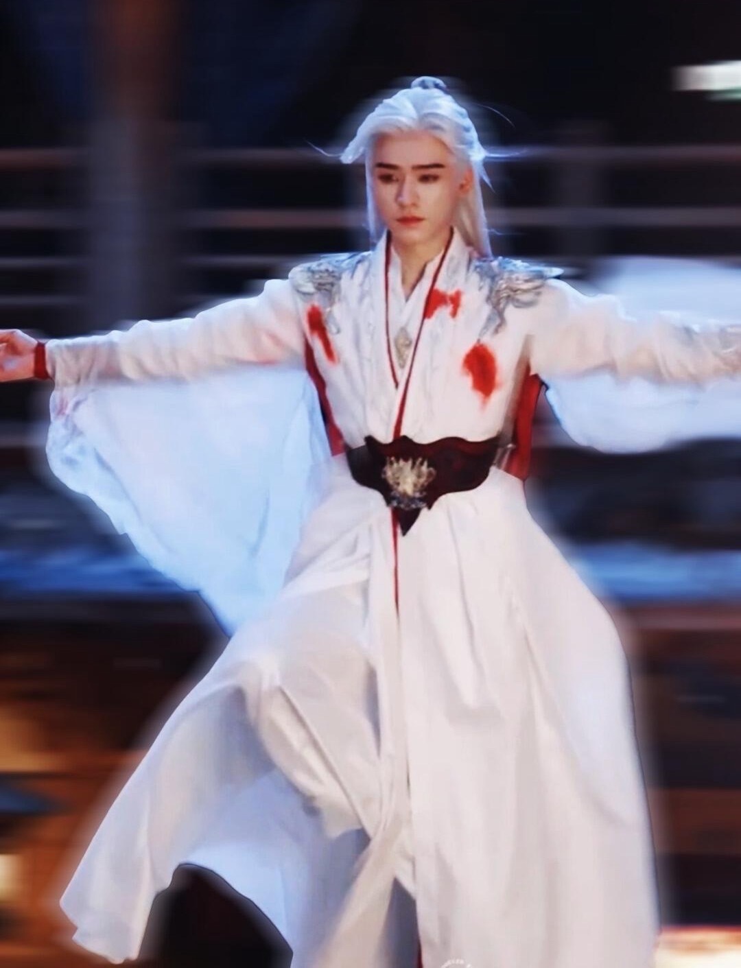 《暗河传》不加滤镜真是给内娱又上一课了❗️据说是龚俊主动要求不加的，因为之前在狐