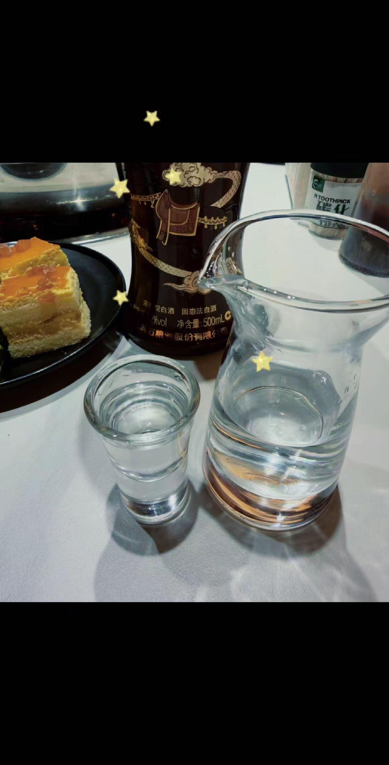 我明明很善良，做什么事都为别人考虑，从来没有亏欠过谁，宁愿自己吃亏，也不亏欠别人