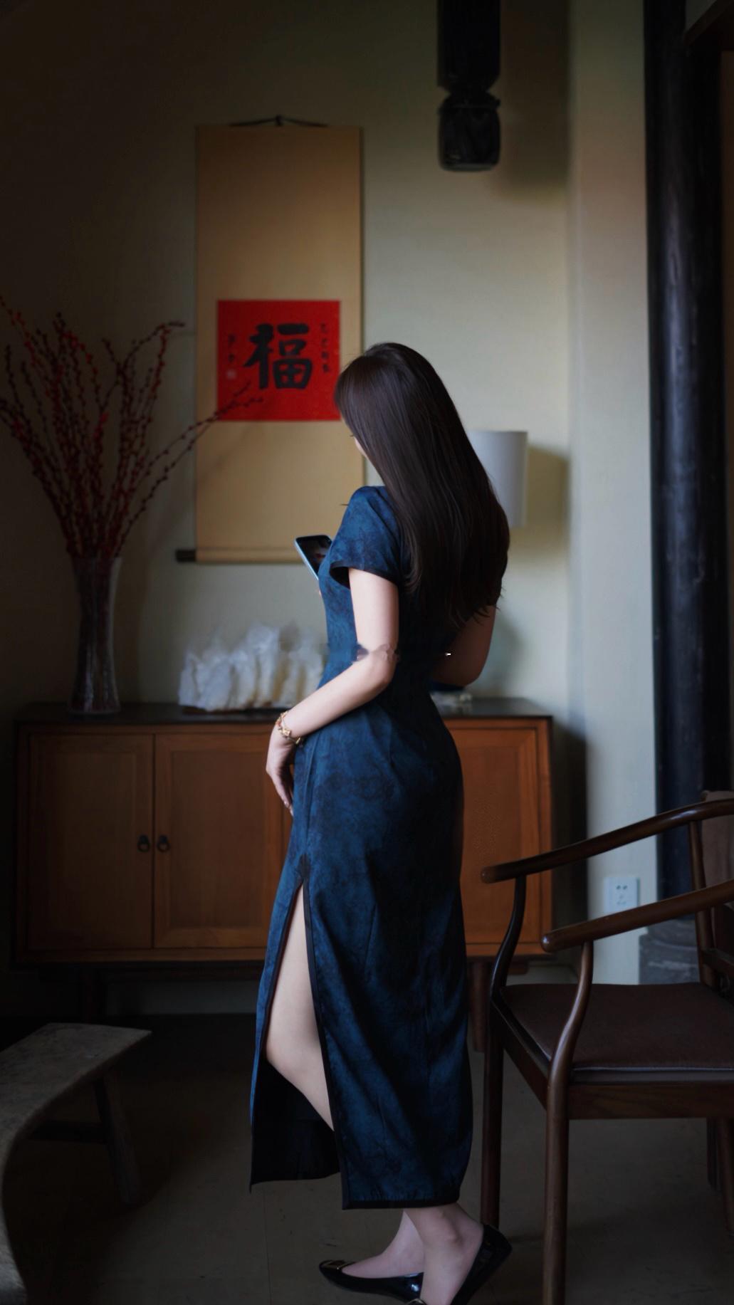美人如花隔云端 