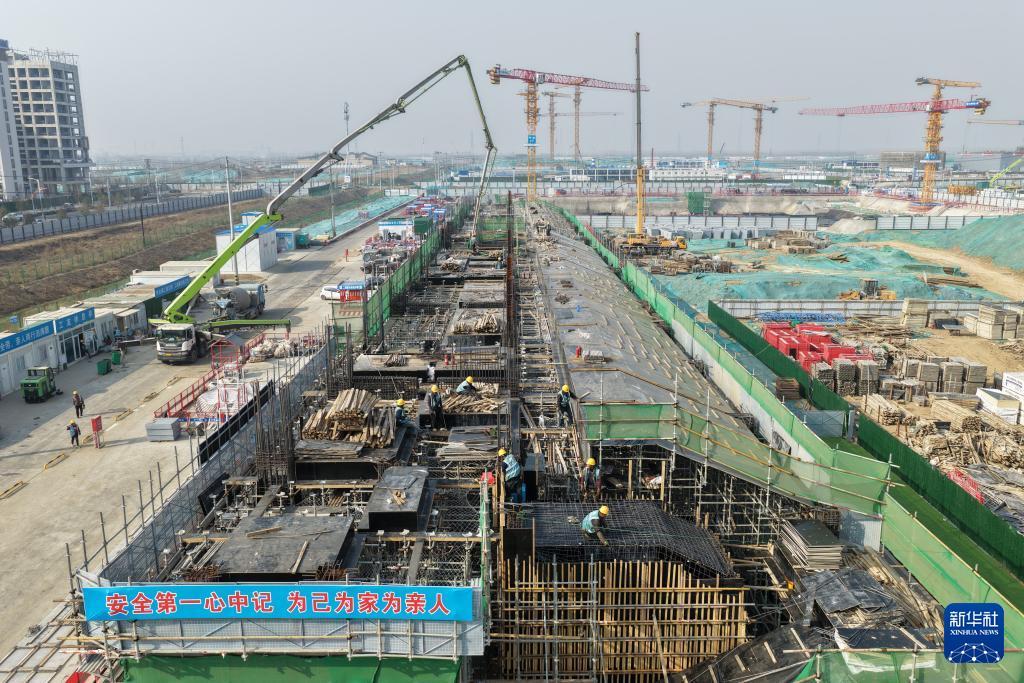 8000亿元的政策性融资工具终于进入项目申报阶段。这个时间点很关键，今年前7个月