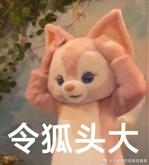 机器人正要进电梯被男子一脚踹倒有评论“这一脚不仅踹倒了机器，更踹出了科技时代的伦