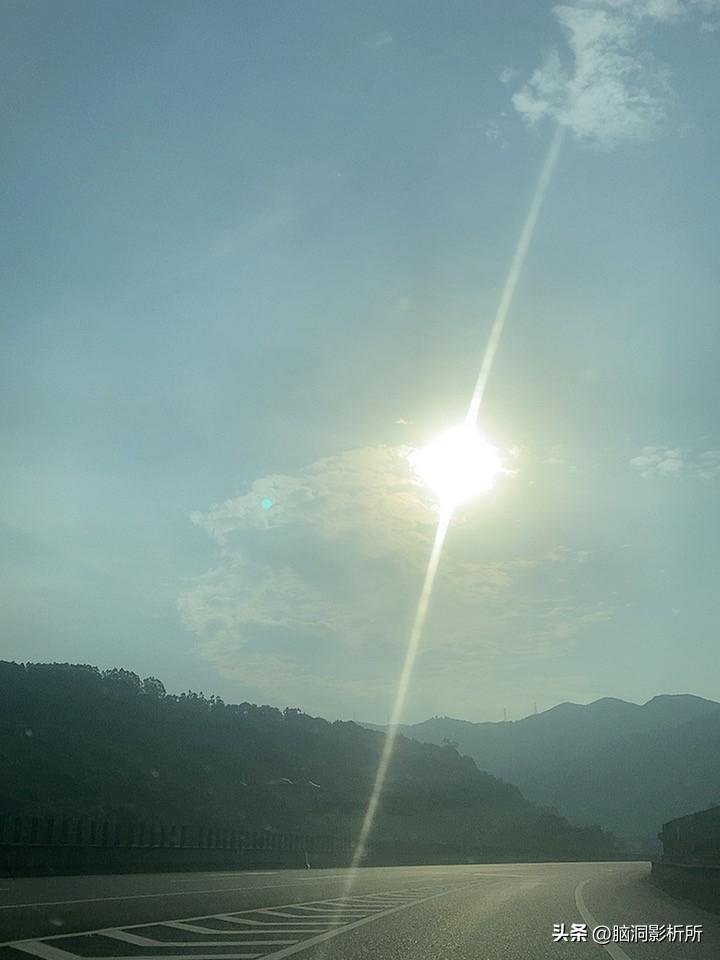 你喜欢喝茶吗，喜欢喝什么茶你喜欢喝茶吗？有铁观音武夷岩，白茶乌龙茶，云南普洱。春
