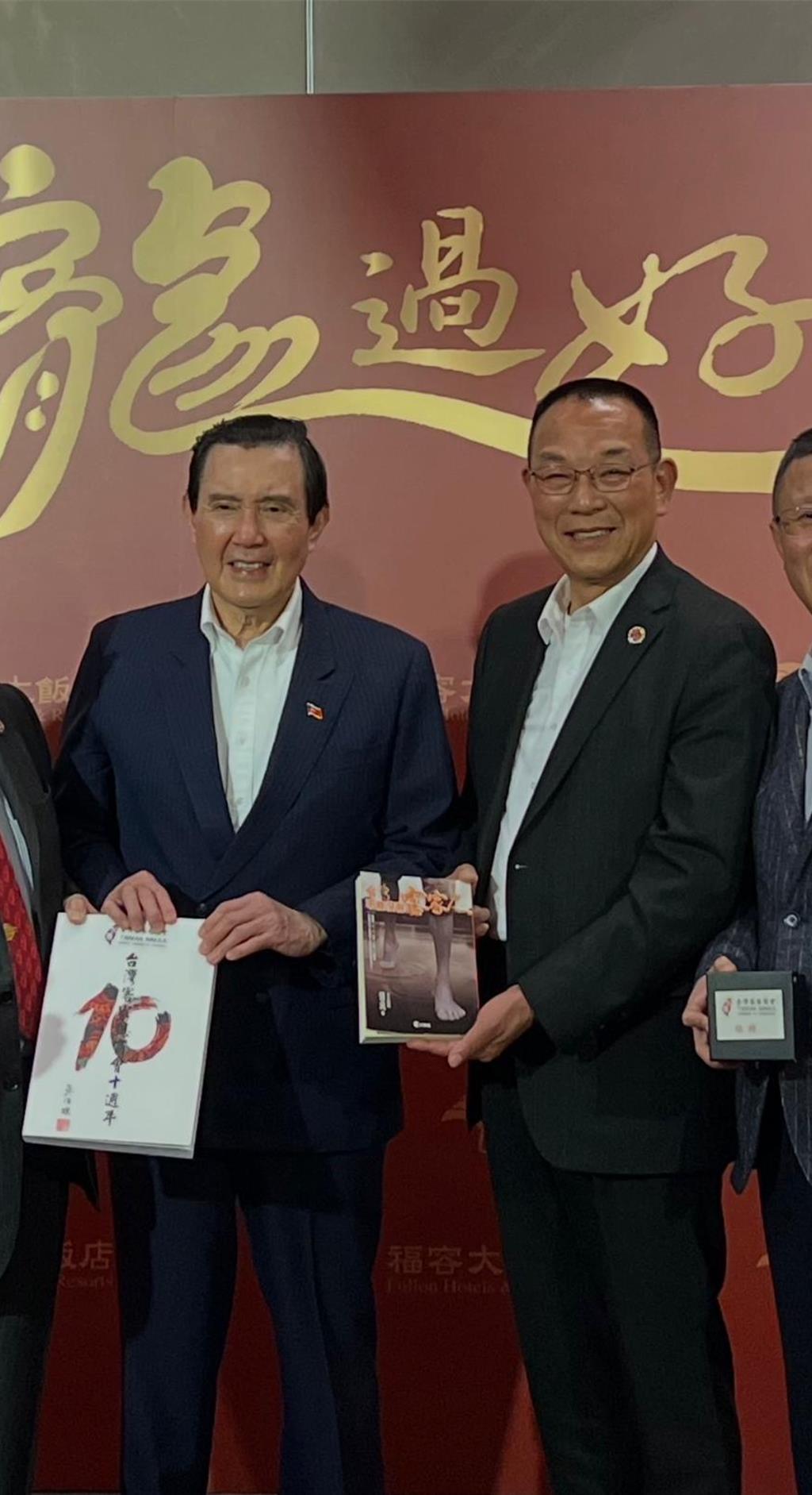 萧旭岑收台商捐款后，马英九曾当面谢谢台商支持
台湾“国安会”前秘书长金溥聪日前公