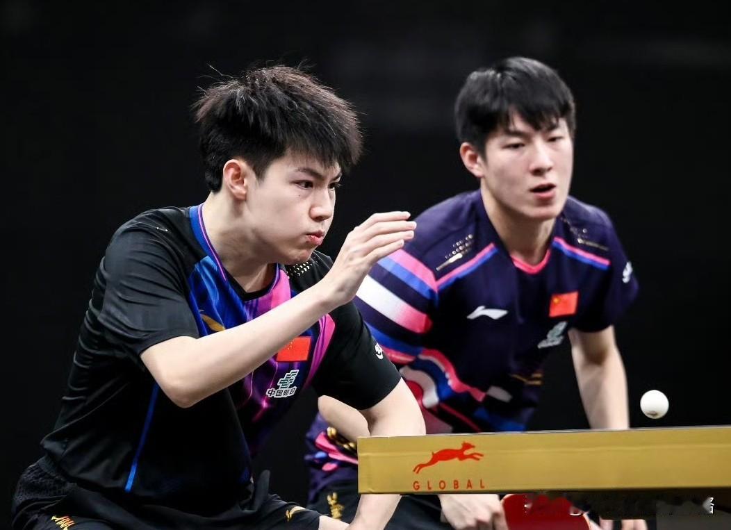 男双传来好消息，国乒三组晋级四强。
刚刚男双比赛结束，温瑞博/黄友政3-1晋级，