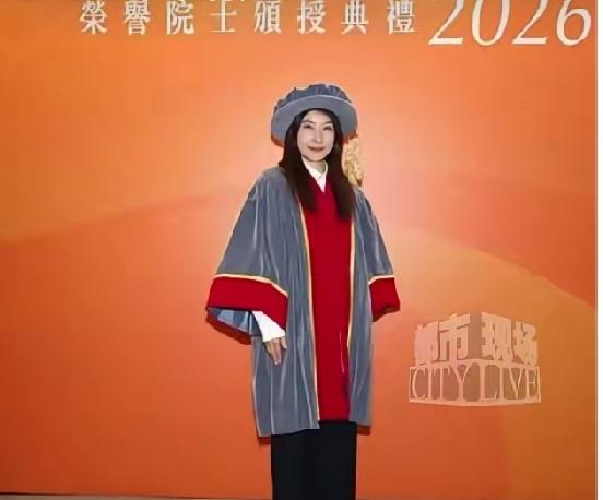 郭晶晶拿荣誉院士，霍启刚发文说“为你骄傲”。

说实话，郭晶晶早就不需要这个头衔
